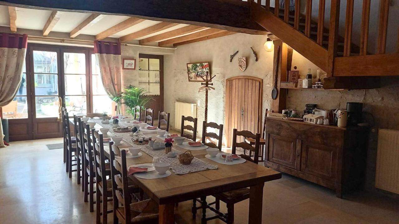 Le Clos Du Merry Joux-la-Ville Екстериор снимка