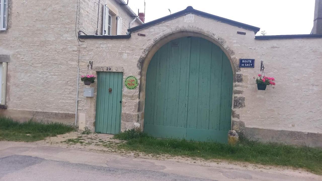 Le Clos Du Merry Joux-la-Ville Екстериор снимка